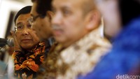 Faktor utama penyumbang laba bersih perseroan berasal dari interest income atau pendapatan bunga yang mencapai Rp 6,09 triliun atau tumbuh 13,3% dibanding kuartal I-2015 yang berada di angka Rp 6,91 triliun.