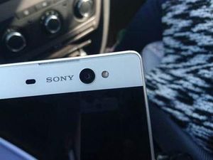 Sony Siapkan Ponsel Selfie Penantang HTC 10