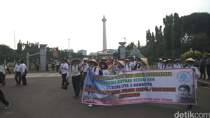 Massa Aksi Minta Mendes Cabut Keputusan Soal Pendamping Dana Desa