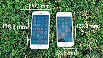 Perbandingan ukuran iPhone 6 dan iPhone SE. Foto: detikINET/afr
