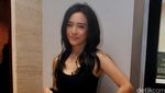 Serasinya Dea Ananda dan Ariel Berbatik