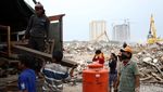 Mengais Barang Tersisa di Kampung Luar Batang
