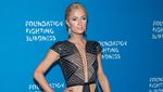 Paris Hilton Elegan Juga Seksi