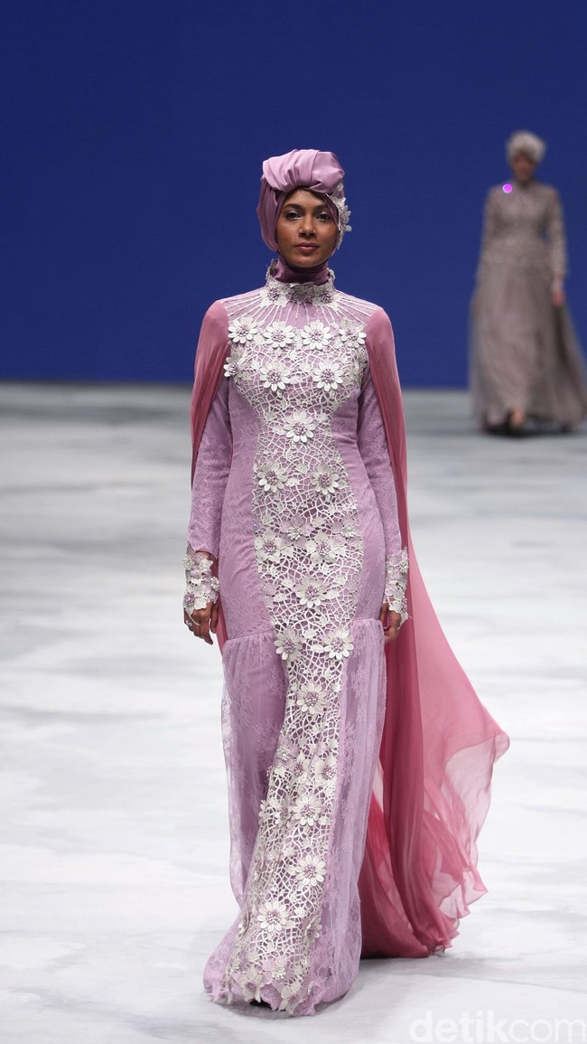 Qonita Gholib Exclusive Bridal Indonesia Fashion Week 2016 at Jakarta Convention Center. Senayan. Jakarta. [Foto: Mohammad Abduh/Wolipop]