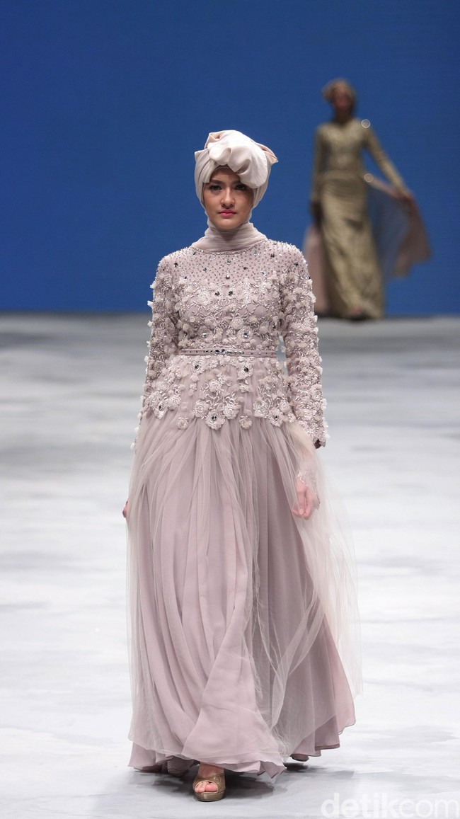 Qonita Gholib Exclusive Bridal Indonesia Fashion Week 2016 at Jakarta Convention Center. Senayan. Jakarta. [Foto: Mohammad Abduh/Wolipop]