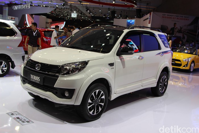 Kredit Bermasalah Bikin Jualan Mobil Turun