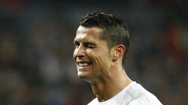 Cristiano Ronaldo memiliki banyak koleksi mobil mewah.