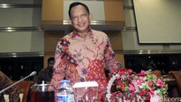 Saat rapat di DPR, Kepala Badan Nasional Penanggulangan Terorisme (BNPT) Komjen Tito Karnavian ditanya soal kasus kematian Siyono usai ditangkap Densus 88.