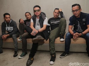 Manggung Tahun Baru, Five Minutes Tetap Bawa Tradisi Ini