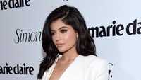 Melihat penampilannya ini, siapa yang menyangka Kylie berusia 18 tahun? Frazer Harrison/Getty Images for Marie Claire/detikFoto.