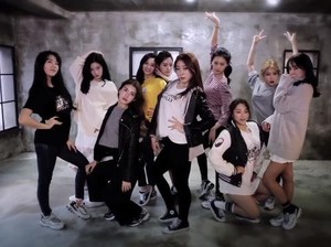 Manajemen Bebaskan Grup Jebolan Produce 101 I.O.I Berkarier Solo