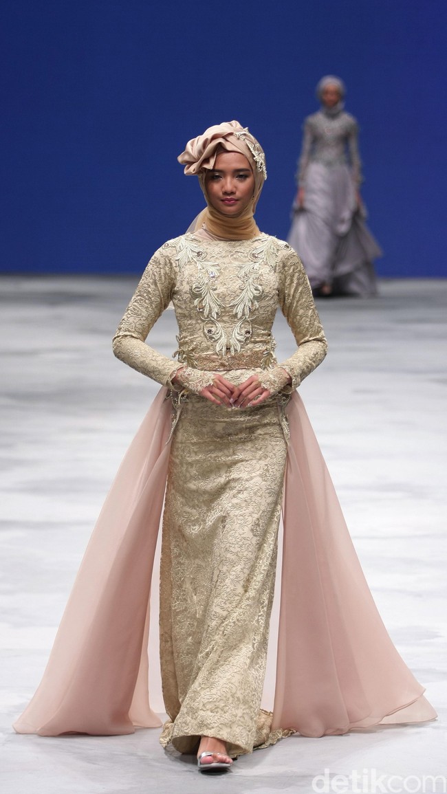 Qonita Gholib Exclusive Bridal Indonesia Fashion Week 2016 at Jakarta Convention Center. Senayan. Jakarta. [Foto: Mohammad Abduh/Wolipop]