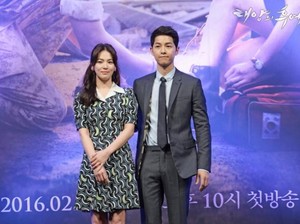 Pengumuman, Song Joong Ki dan Song Hye Kyo Akan Menikah Oktober 2017