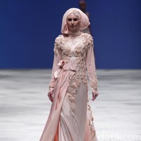 Qonita Gholib Exclusive Bridal Indonesia Fashion Week 2016 at Jakarta Convention Center. Senayan. Jakarta. [Foto: Mohammad Abduh/Wolipop]
