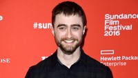 Daniel Radcliffe juga tertawa saat dirinya beradegan seks di film Kill Your Darlings. Foto: Getty Images