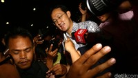 Sunny Tanuwidjaja mengaku ditanya penyidik KPK soal tugasnya di Balai Kota. Sunny juga dicecar soal raperda terkait reklamasi yang kini dihentikan pembahasannya oleh DPRD.