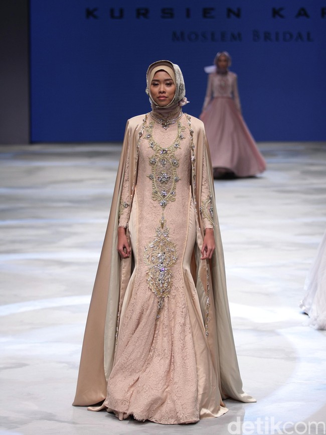 Kursien Karzai Moslem Bridal Indonesia Fashion Week 2016 at Jakarta Convention Center. Senayan. Jakarta. [Foto: Mohammad Abduh/Wolipop]