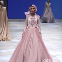 Kursien Karzai Moslem Bridal Indonesia Fashion Week 2016 at Jakarta Convention Center. Senayan. Jakarta. [Foto: Mohammad Abduh/Wolipop]