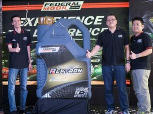 Komunitas Otomotif Uji Oli Terbaru di Federal Mobil Lubricants Community Day