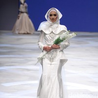 Kursien Karzai Moslem Bridal Indonesia Fashion Week 2016 at Jakarta Convention Center. Senayan. Jakarta. [Foto: Mohammad Abduh/Wolipop]