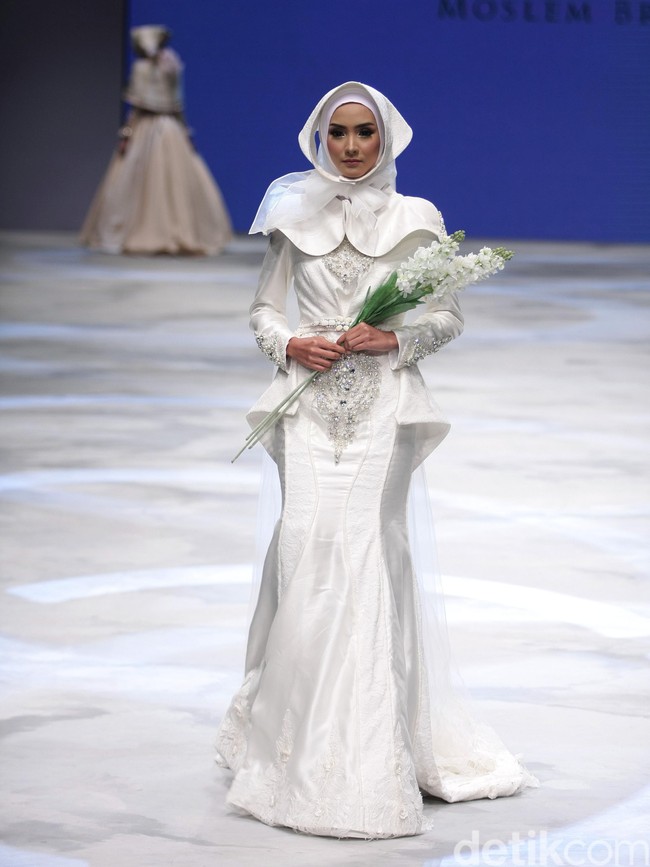Kursien Karzai Moslem Bridal Indonesia Fashion Week 2016 at Jakarta Convention Center. Senayan. Jakarta. [Foto: Mohammad Abduh/Wolipop]