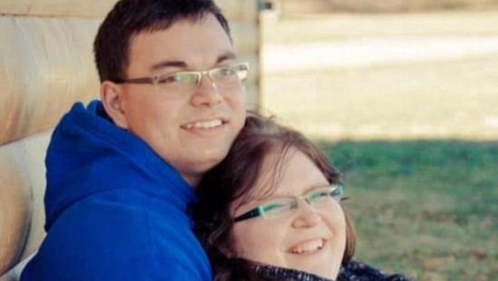 Langka! Pengantin Baru Ini Tunggu Kelahiran Bayi Kembar Empat Identik