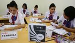 Melihat Pramugari Lion Air Mempersiapkan Diri
