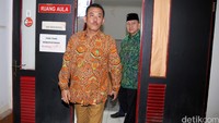 Staf ahli Kapolri bidang sosial budaya Irjen Benny Mokalu mendaftar jadi cagub DKI di DPD PDIP Jakarta, Jl Tebet Raya, Jakarta Selatan,  Kamis (14/4/2016).