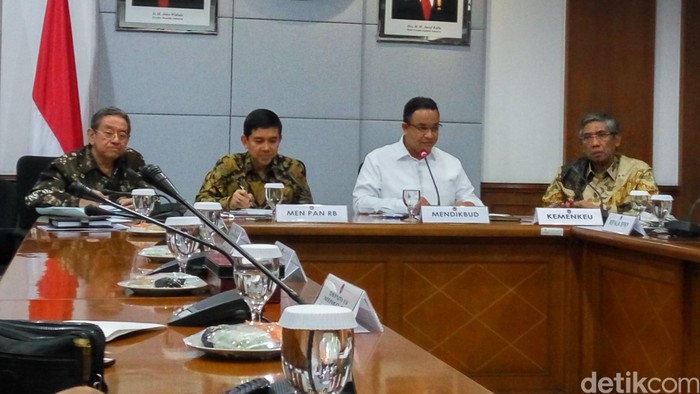 Sejumlah Menteri Rapat Bahas Pengalihan Tenaga Pendidik dari Daerah ke Pemprov