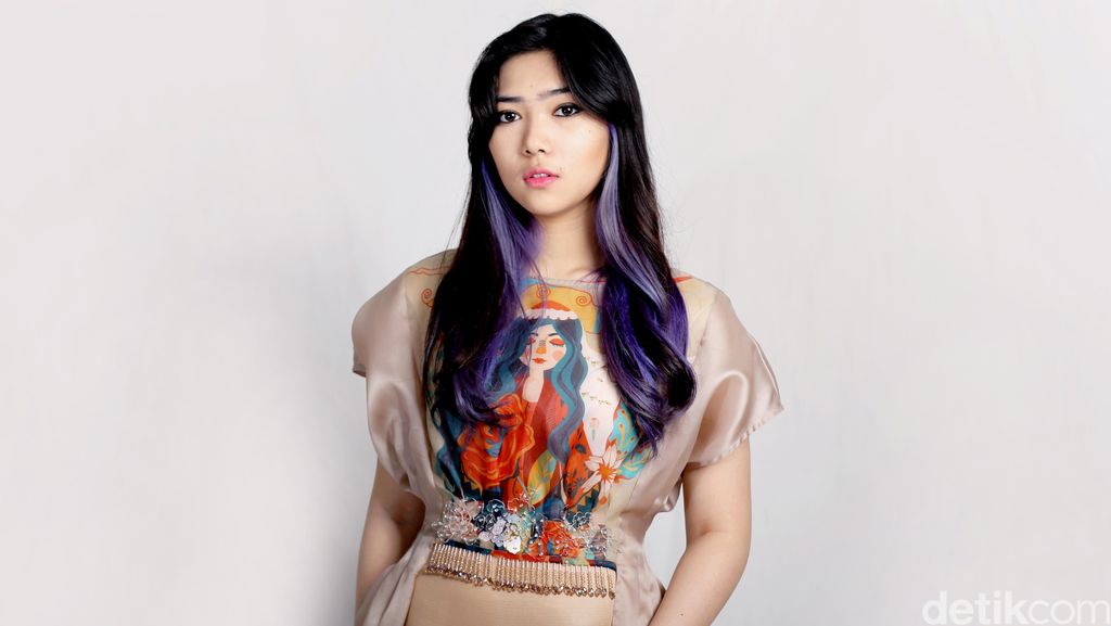 Usaha Isyana Sarasvati Pertahankan Idealismenya