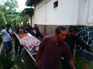 Hujan Badai di Bandung, Iin Tewas Tertimpa Pohon saat Mancing di Dago Pojok