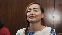 Ia mengaku kecewa sang suami tidak hadir di sidang kali ini. Pool/Noel/detikFoto.
