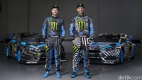 Ken Block berpose dengan rekan satu timnya, Andreas Bakkerud. Foto: Ford Performance