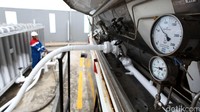 Penjualan LNG melalui truk oleh Pertagas Niaga adalah terobosan pertama kali di Indonesia.