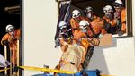 Evakuasi Korban Gempa di Jepang