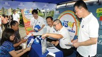 Nasabah juga akan mendapatkan diskon langsung, tambahan asuransi kecelakaan diri, fasilitas cicilan premi dan merchandise menarik untuk pembelian polis tertentu baik baru maupun perpanjangan di Mobil WAW.