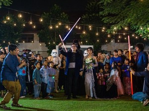 Gelar Pernikahan Terinspirasi dari Film Star Wars, Ini Cerita Bintang