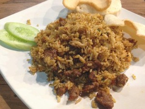 Hangatkan Badan dengan Nasi Goreng Kambing Berempah di Tempat Ini