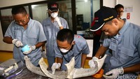Beberapa calon mekanik Lion Air mengikuti pelatihan.