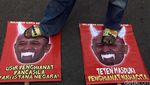Aksi Demo Teten Masduki di Depan Istana