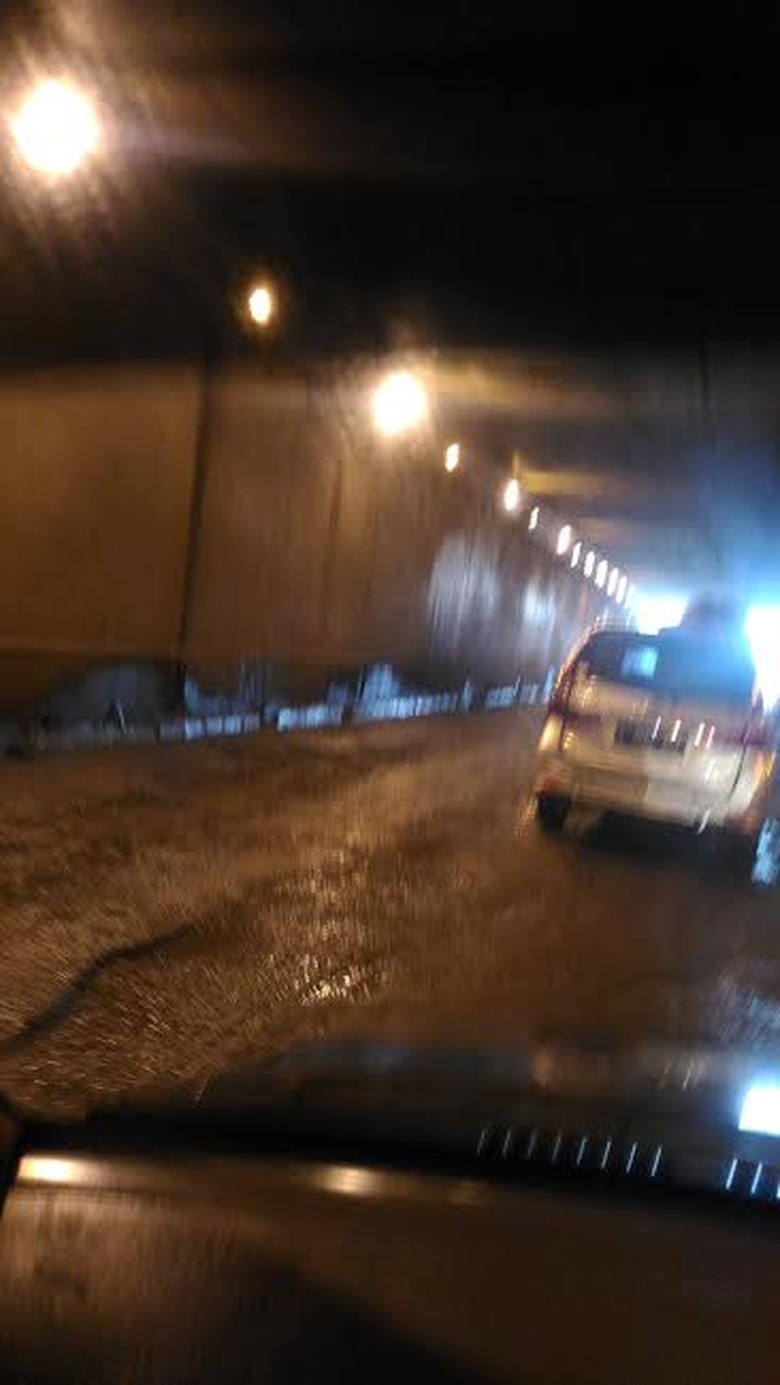 Jalanan Bergelombang Di Terowongan Pasar Rebo Di Tol JORR Bikin Macet