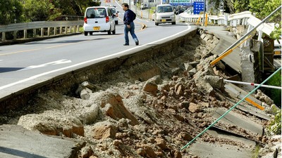 Kerusakan Akibat Gempa di Jepang