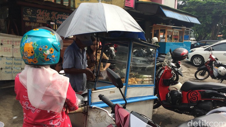 Tukang Ojek dan Pedagang Kue Cubit Juga Jadi Korban Hipnotis di Cikini Tukang Ojek dan Pedagang Kue Cubit Juga Jadi Korban Hipnotis di Cikini