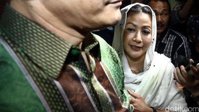 Wanita Emas Penuhi Panggilan Polisi