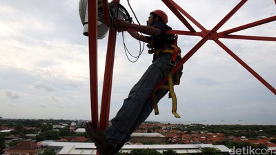 Warga Cirebon Nikmati Layanan 4G XL