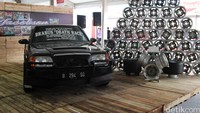 Mercedes-Benz W124. Ini adalah hasil modifikasi oleh Bengkel Jacobson yang disebut W124 BRABUS DEATH RACE.Foto: Dadan Kuswaraharja