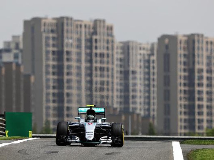 Rosberg Menang Lagi, Rio Finis ke-21