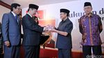 BJ Habibie Hadiri Peluncuran Buku Jimly Asshiddiqie