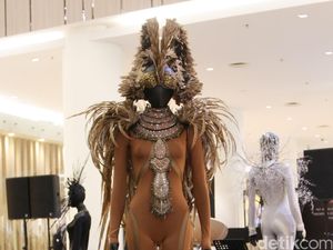 20 Tahun Berkarya, Rinaldy A. Yunardi Gelar Pameran Aksesori Bersama Intel