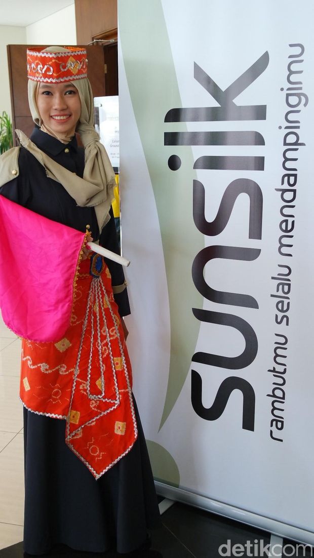 Foto 5 Peserta Sunsilk Hijab  Hunt Tampil dengan Kain Khas 